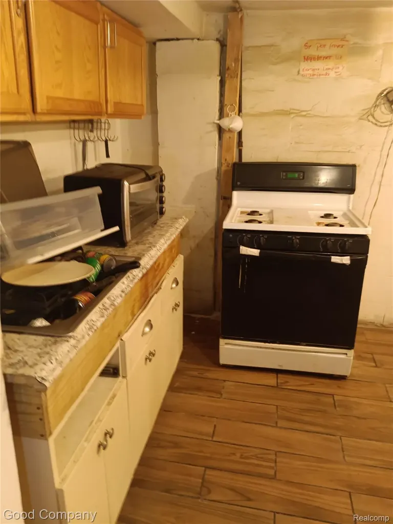 16508 Strathmoor Street Detroit City MI 48235