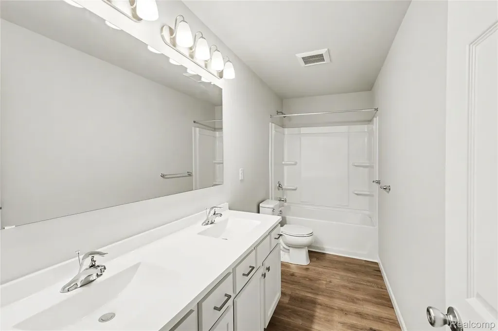12521 Sharp Road Fenton Charter Township MI 48451