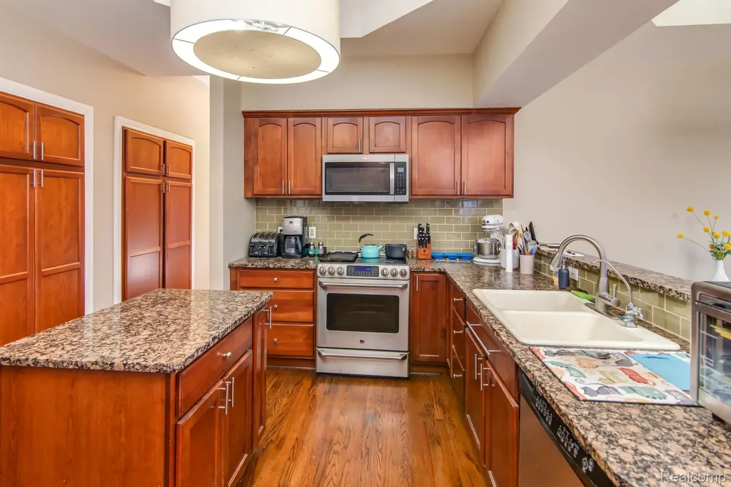 4090 Perryville Road Groveland Township MI 48462