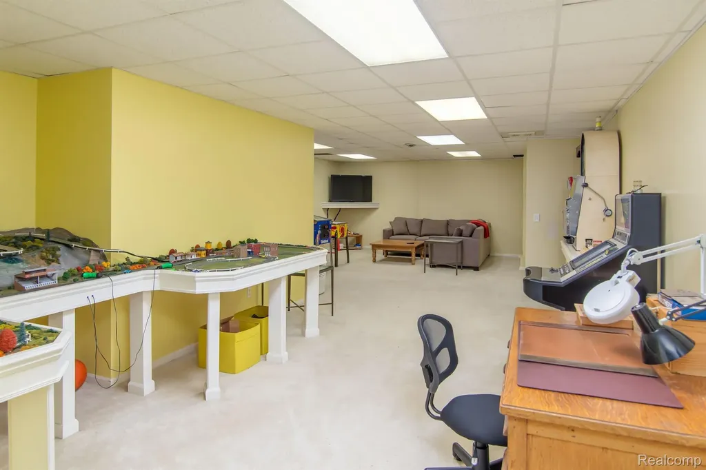 4090 Perryville Road Groveland Township MI 48462