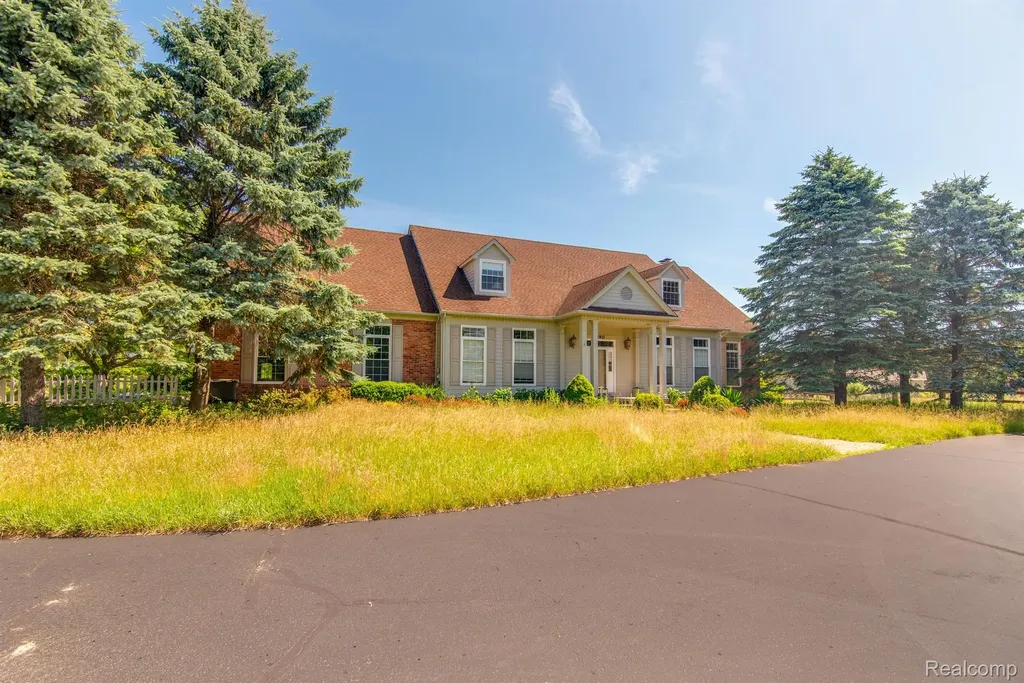 4090 Perryville Road Groveland Township MI 48462
