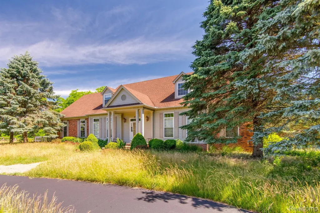 4090 Perryville Road Groveland Township MI 48462