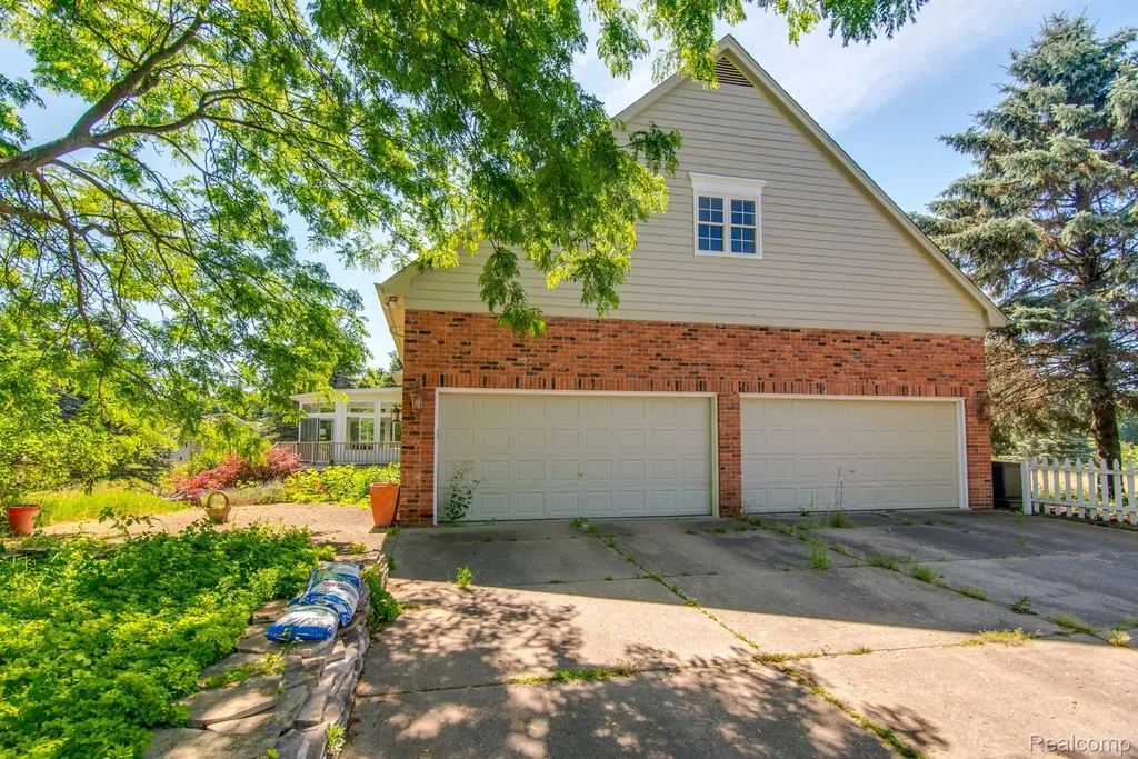 4090 Perryville Road Groveland Township MI 48462