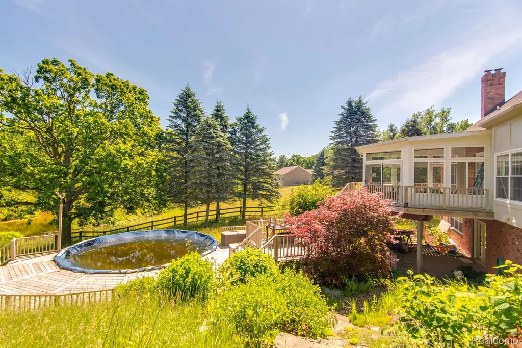 4090 Perryville Road Groveland Township MI 48462