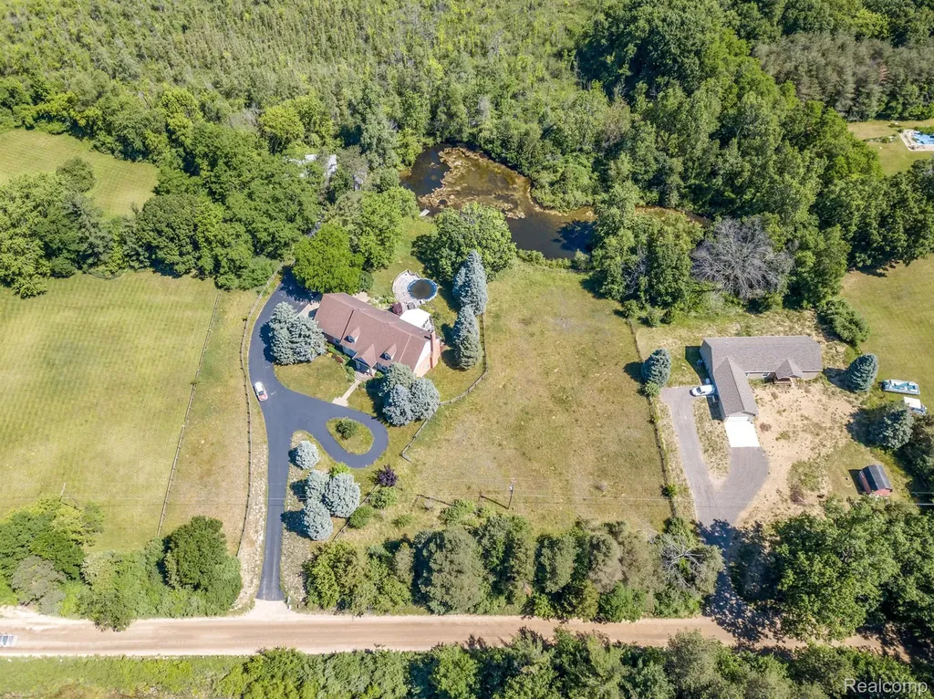 4090 Perryville Road Groveland Township MI 48462