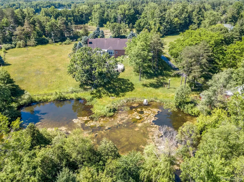 4090 Perryville Road Groveland Township MI 48462