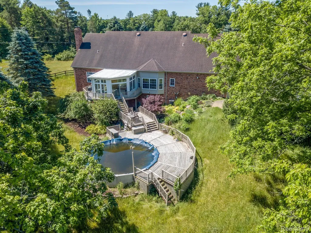 4090 Perryville Road Groveland Township MI 48462