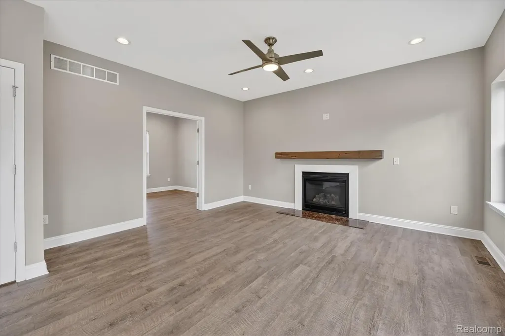 14131 Eastview Drive Fenton Charter Township MI 48430