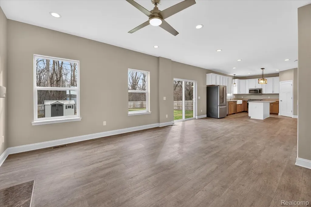 14131 Eastview Drive Fenton Charter Township MI 48430