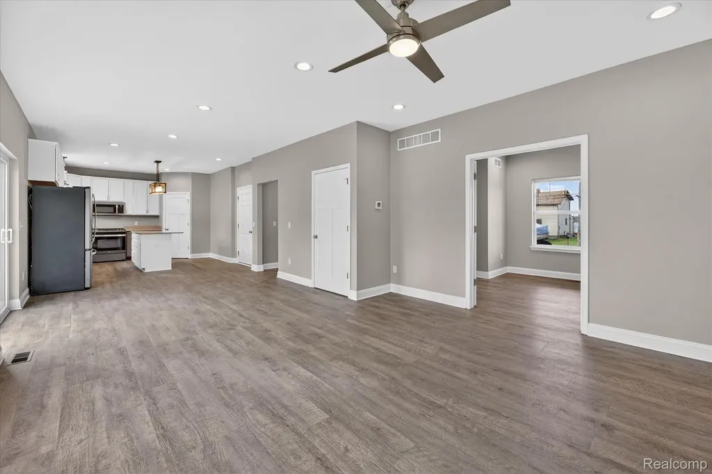 14131 Eastview Drive Fenton Charter Township MI 48430