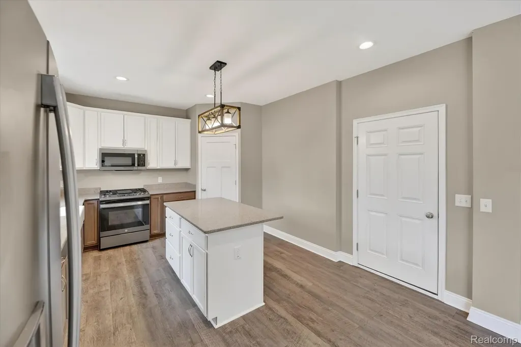 14131 Eastview Drive Fenton Charter Township MI 48430
