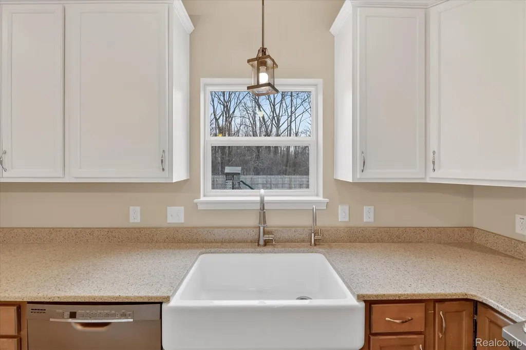 14131 Eastview Drive Fenton Charter Township MI 48430