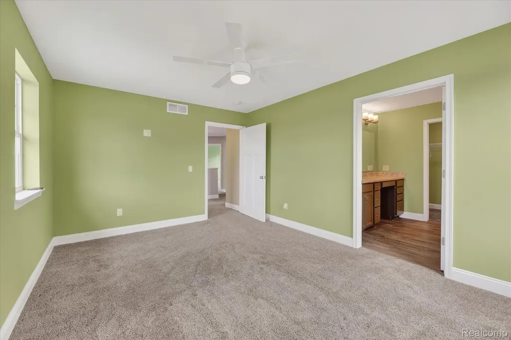 14131 Eastview Drive Fenton Charter Township MI 48430