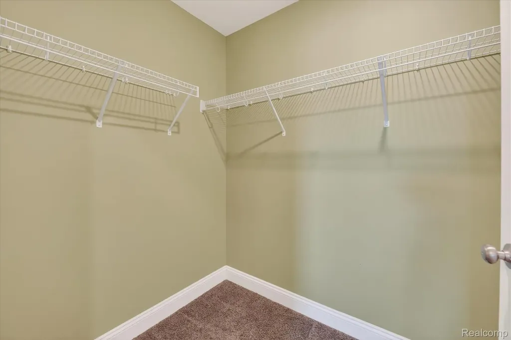14131 Eastview Drive Fenton Charter Township MI 48430