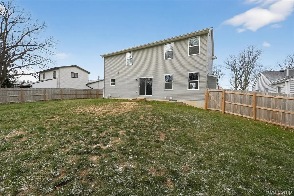 14131 Eastview Drive Fenton Charter Township MI 48430