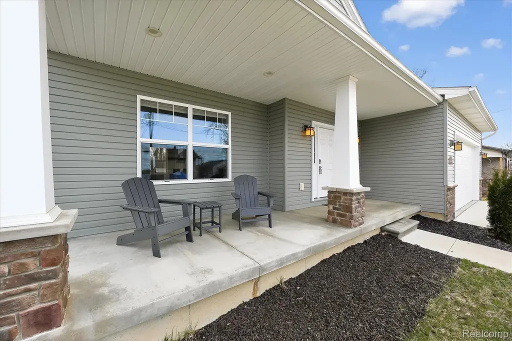 14131 Eastview Drive Fenton Charter Township MI 48430