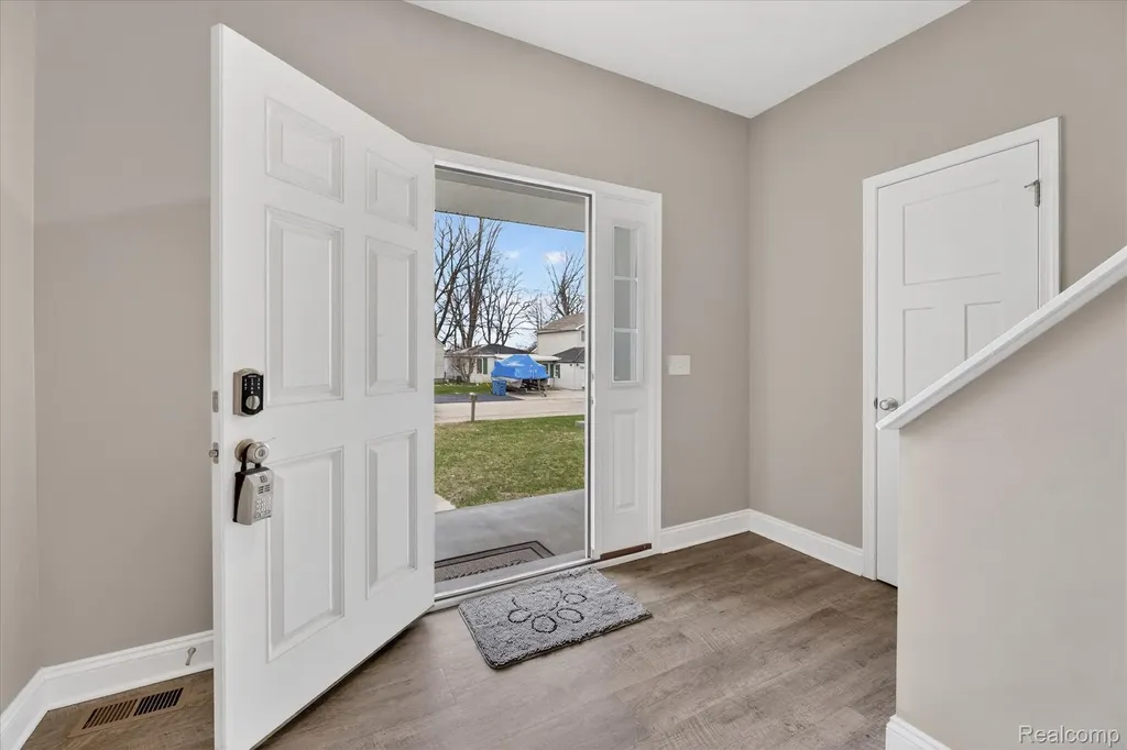 14131 Eastview Drive Fenton Charter Township MI 48430