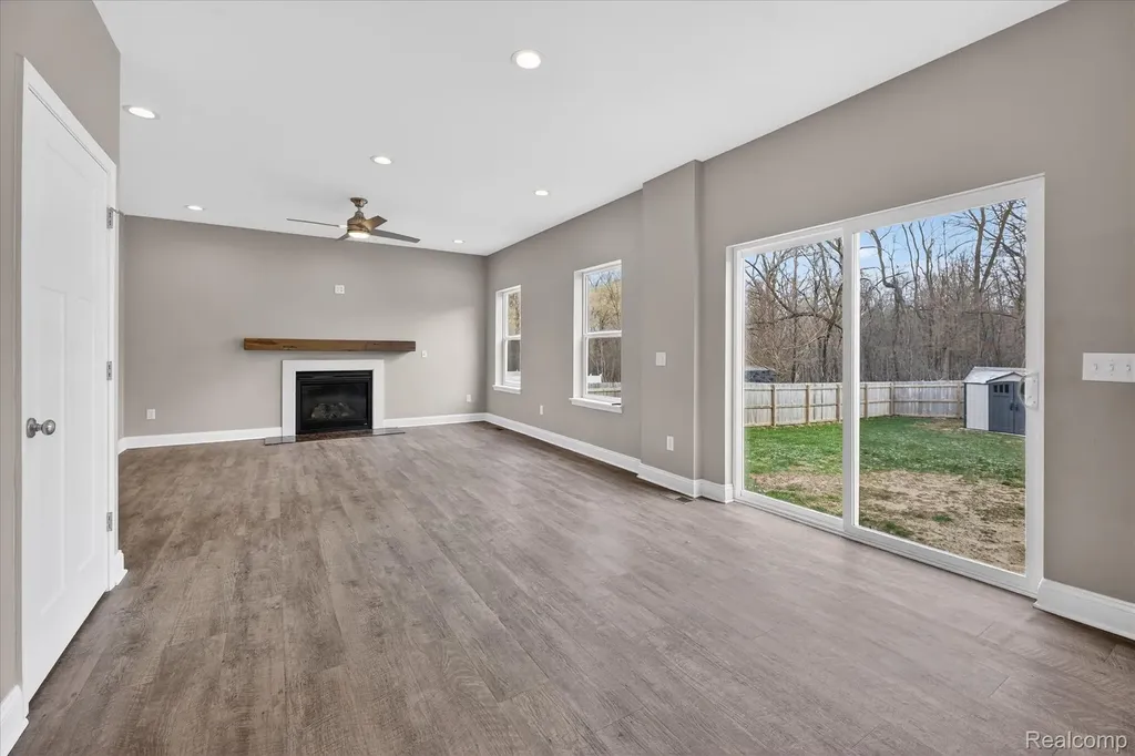 14131 Eastview Drive Fenton Charter Township MI 48430