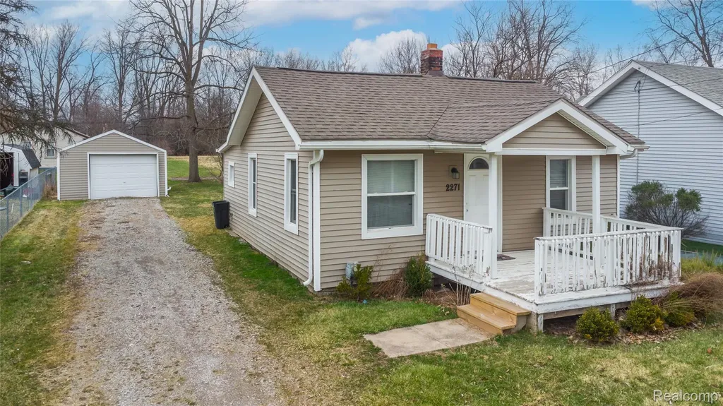 2271 Kenneth Street Burton City MI 48529