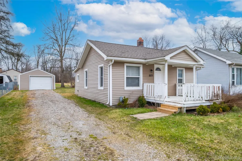 2271 Kenneth Street Burton City MI 48529