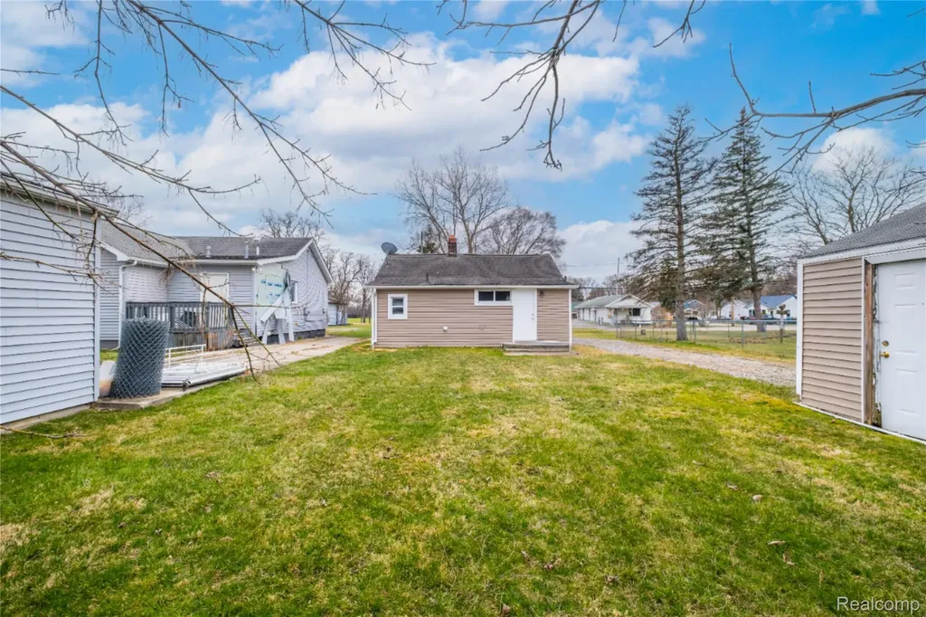 2271 Kenneth Street Burton City MI 48529