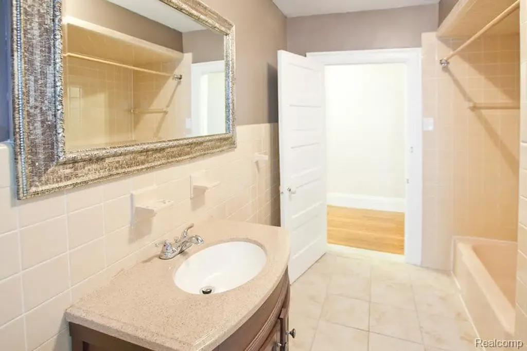 7880 Van Dyke Place Detroit City MI 48214
