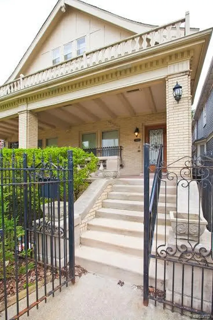 7880 Van Dyke Place Detroit City MI 48214
