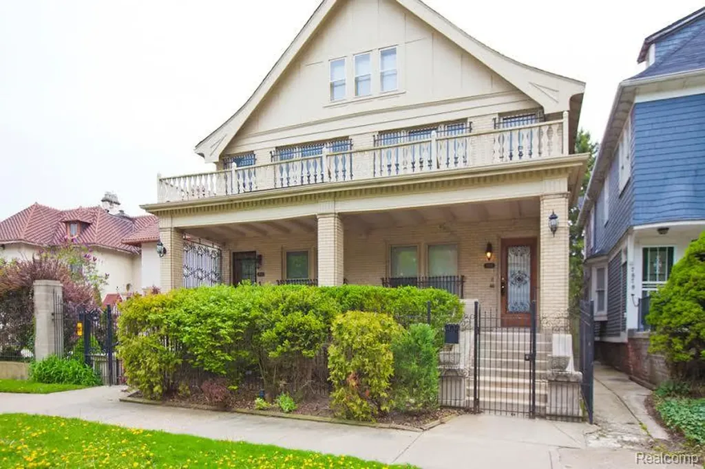 7880 Van Dyke Place Detroit City MI 48214