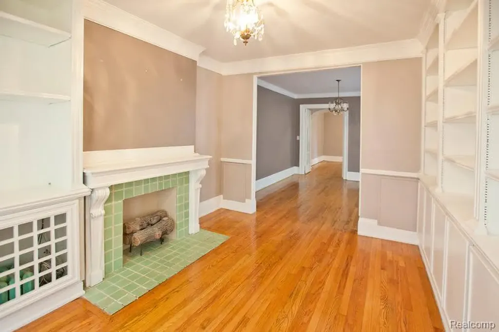 7880 Van Dyke Place Detroit City MI 48214