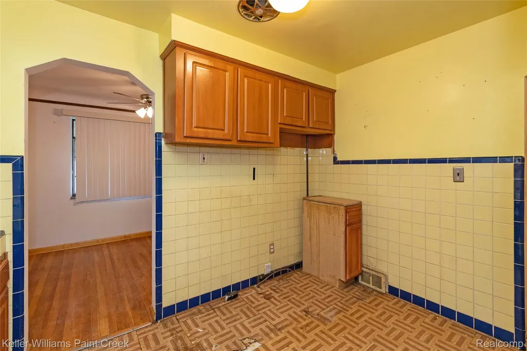 15306 Asbury Park Detroit City MI 48227