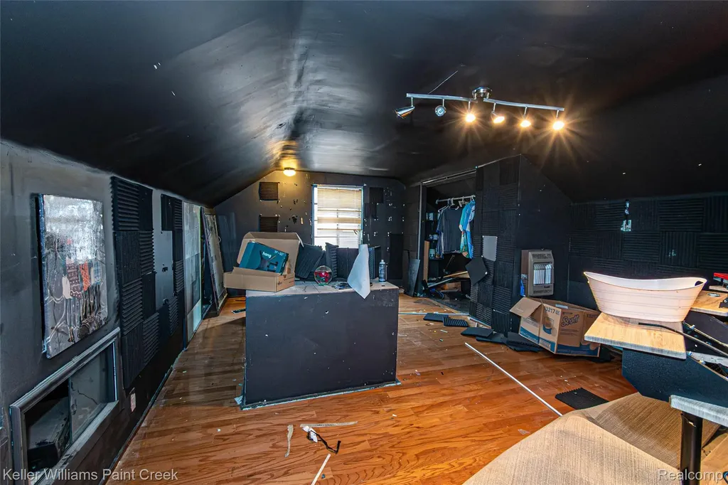 15306 Asbury Park Detroit City MI 48227