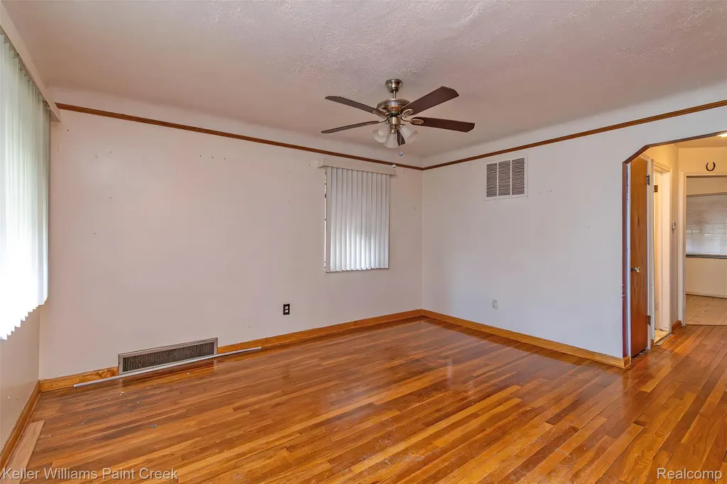 15306 Asbury Park Detroit City MI 48227