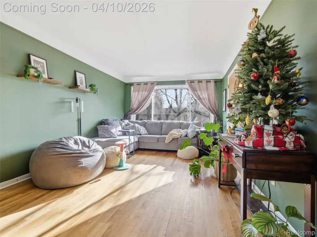 1222 E Lincoln Avenue Royal Oak City MI 48067