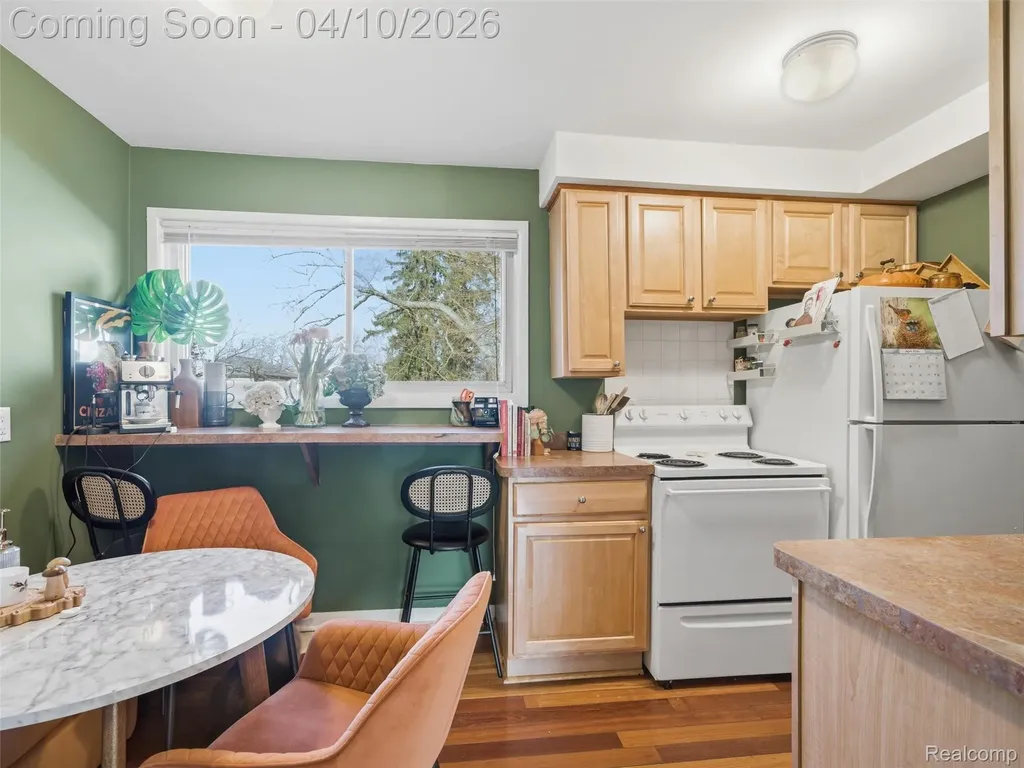1222 E Lincoln Avenue Royal Oak City MI 48067