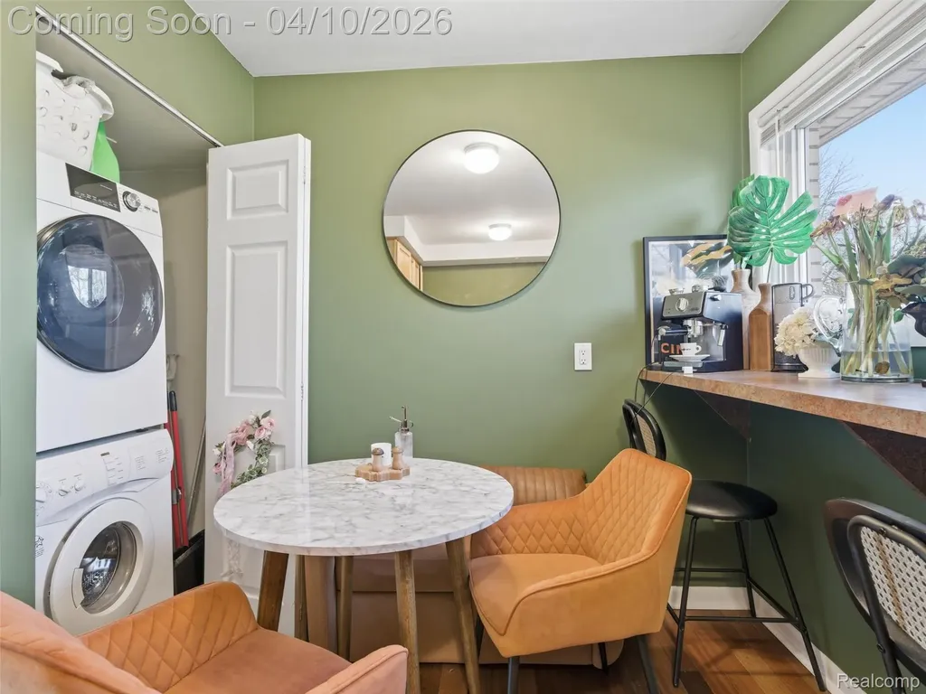 1222 E Lincoln Avenue Royal Oak City MI 48067