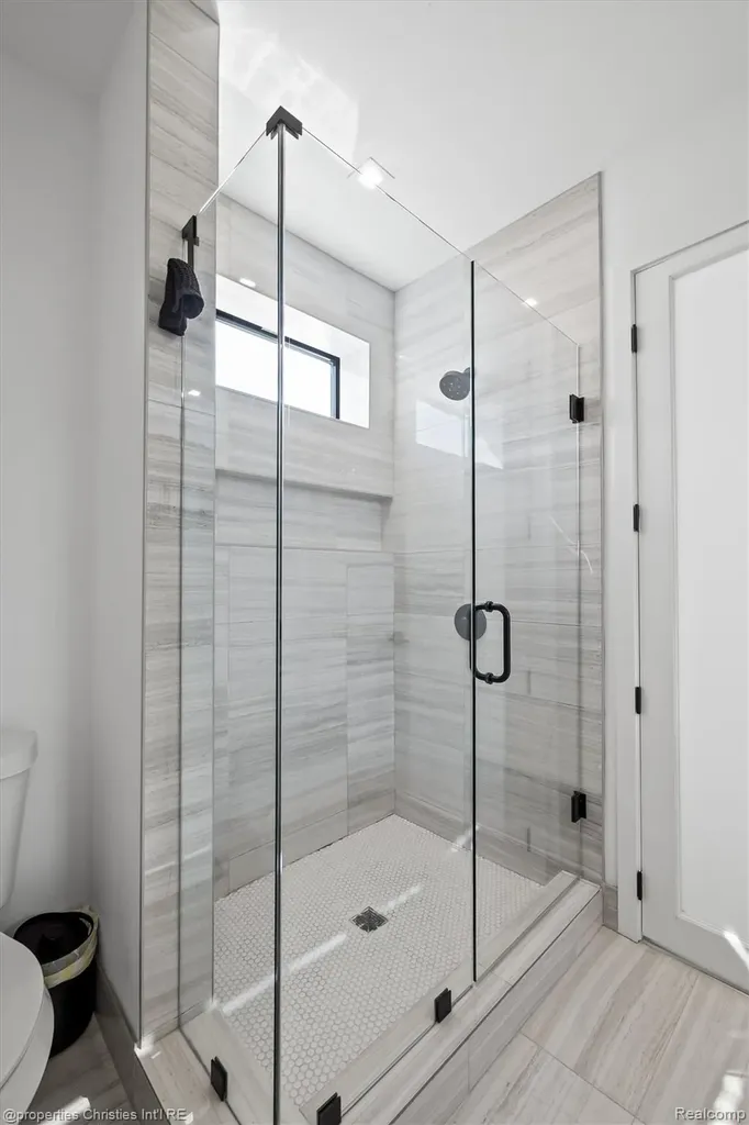 533 E Harrison Avenue Royal Oak City MI 48067