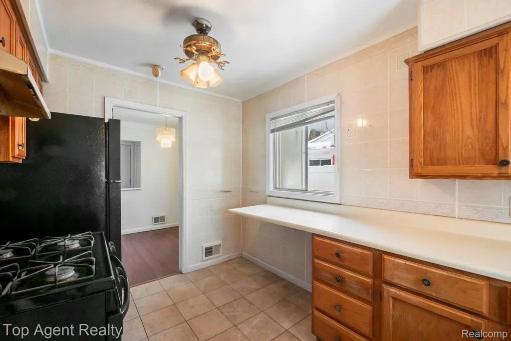 520 Linda Vista Drive Pontiac City MI 48342