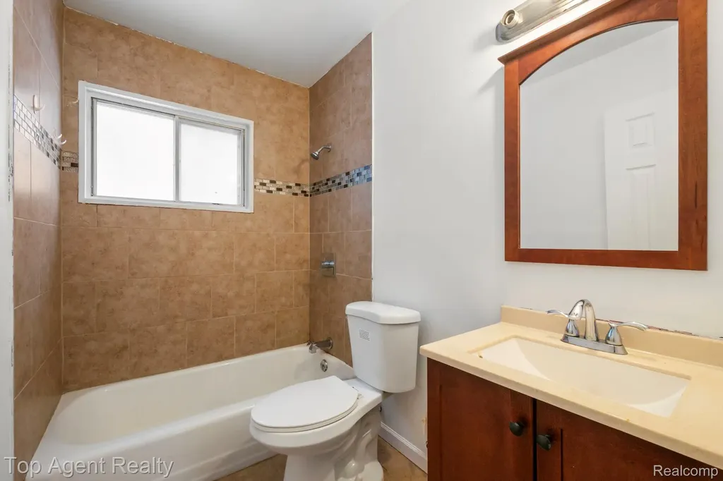520 Linda Vista Drive Pontiac City MI 48342
