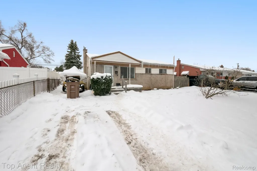520 Linda Vista Drive Pontiac City MI 48342