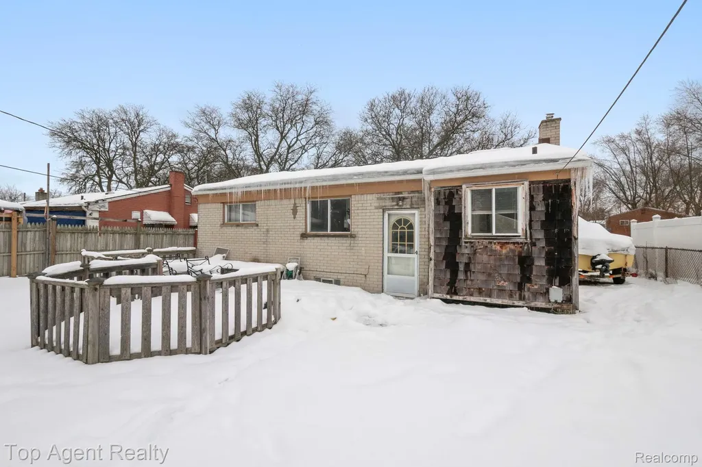 520 Linda Vista Drive Pontiac City MI 48342