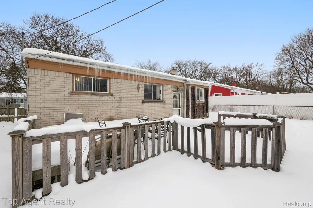 520 Linda Vista Drive Pontiac City MI 48342