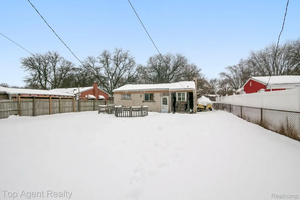 520 Linda Vista Drive Pontiac City MI 48342