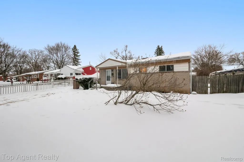 520 Linda Vista Drive Pontiac City MI 48342