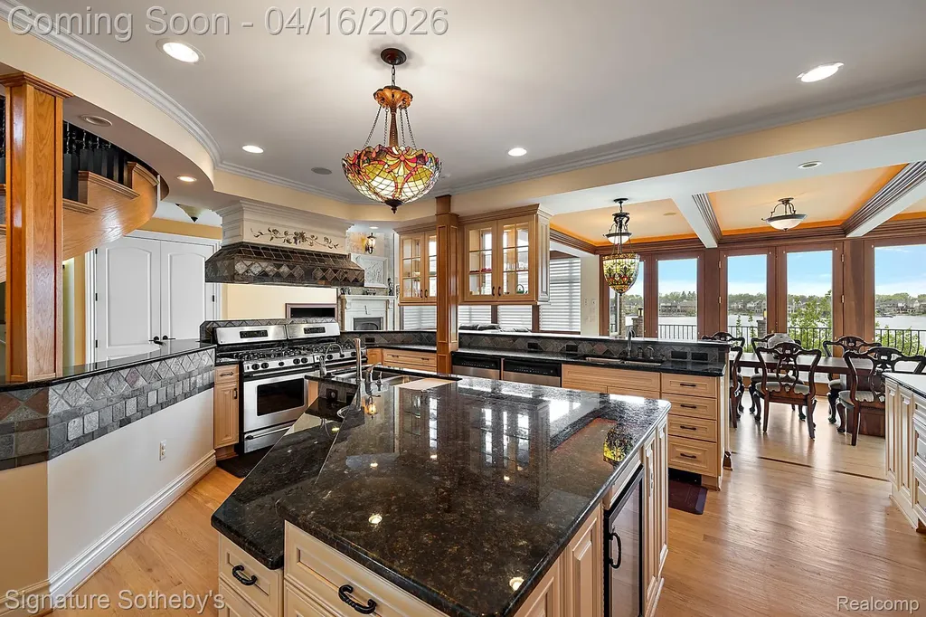 10611 Lighthouse Point Green Oak Township MI 48178