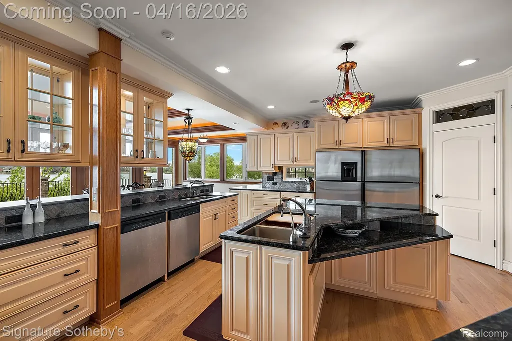 10611 Lighthouse Point Green Oak Township MI 48178