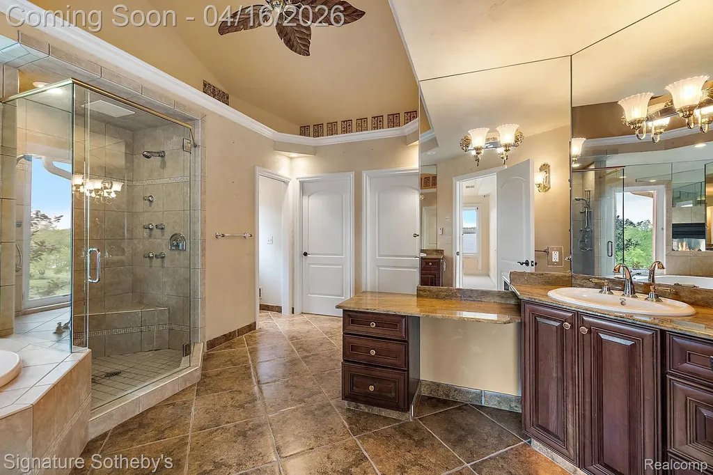10611 Lighthouse Point Green Oak Township MI 48178