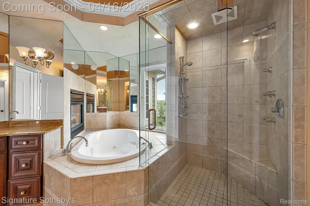 10611 Lighthouse Point Green Oak Township MI 48178