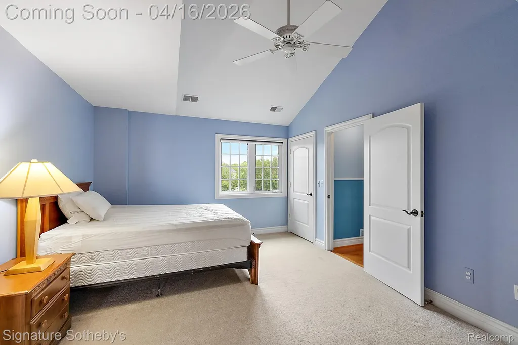 10611 Lighthouse Point Green Oak Township MI 48178