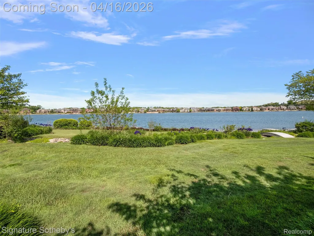 10611 Lighthouse Point Green Oak Township MI 48178