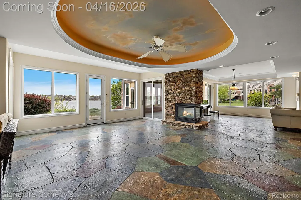 10611 Lighthouse Point Green Oak Township MI 48178